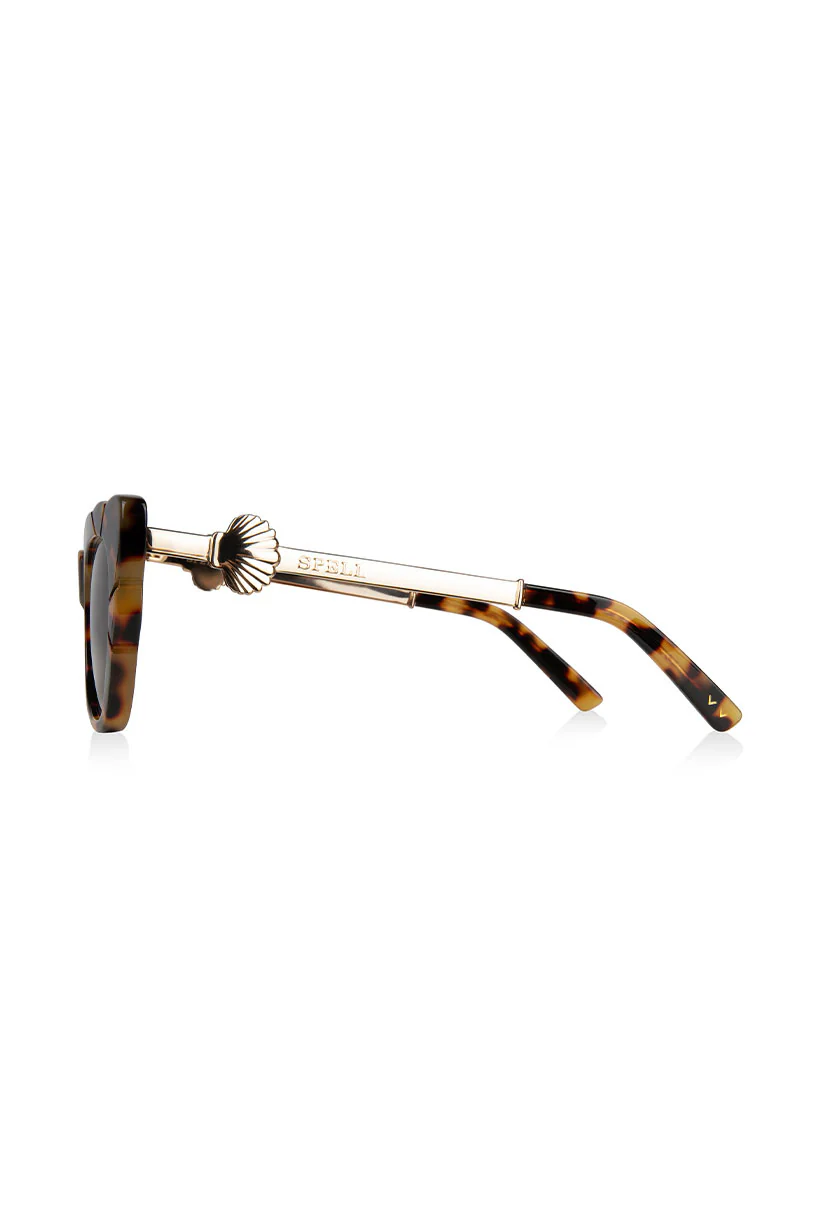Marilyn with Solid Brown Lens - Image 6